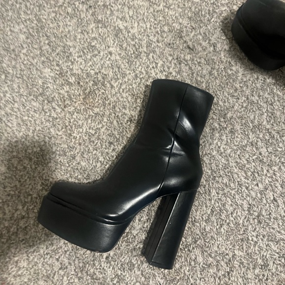 Zara boots - Picture 2 of 6
